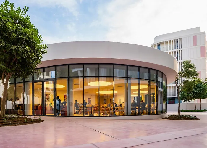 Nest Hotel, Aljada