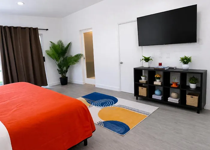 Mod Palm Desert