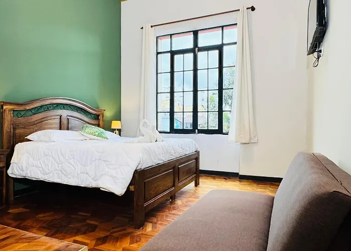 1825 Hotel