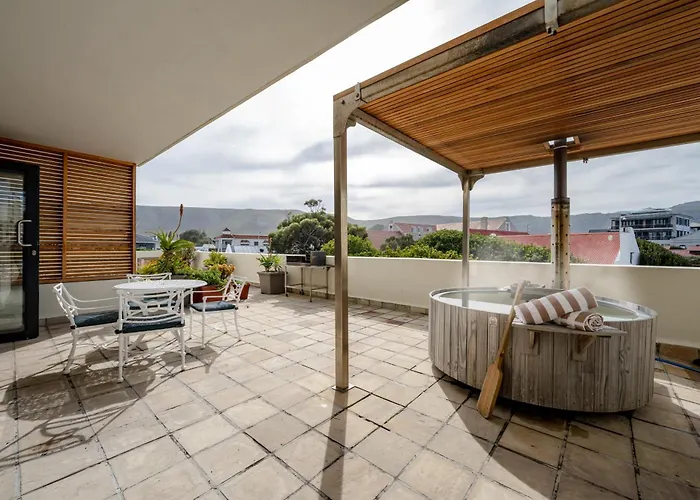 Harbour House Hotel
