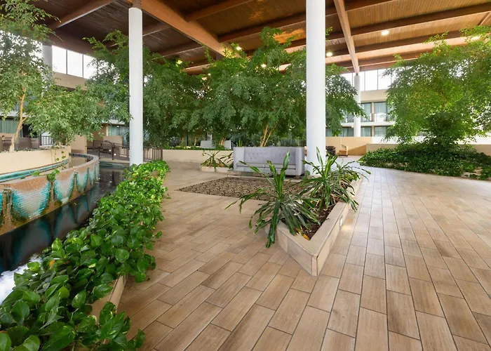 Wyndham Garden Detroit Metro Airport