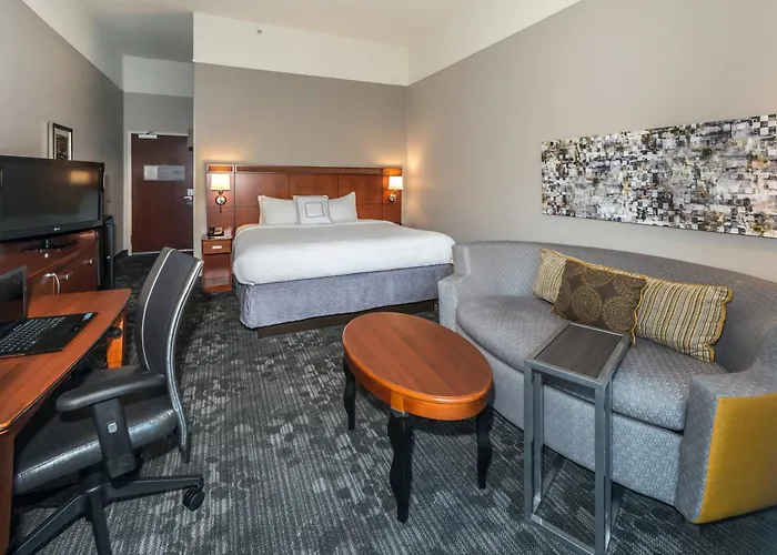 Courtyard By Marriott Panama City