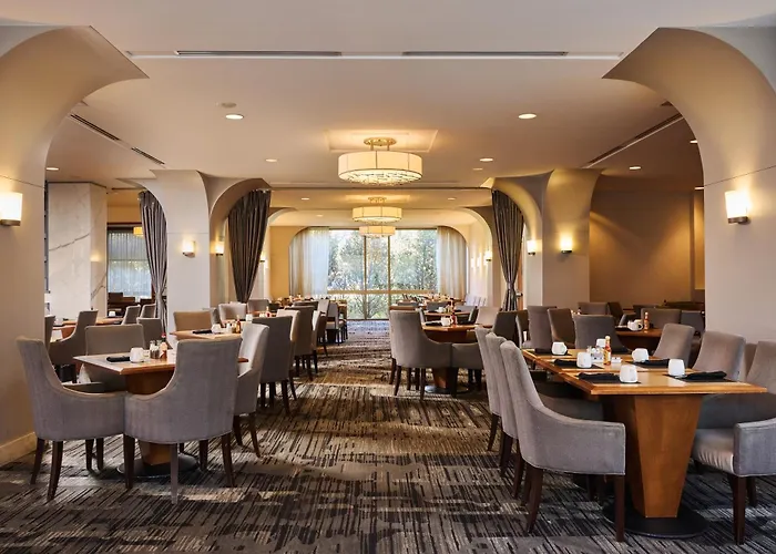 Renaissance Chicago O'Hare Suites Hotel