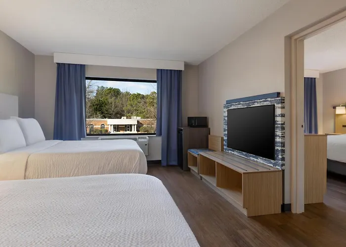 Lake Norman Inn And Suites