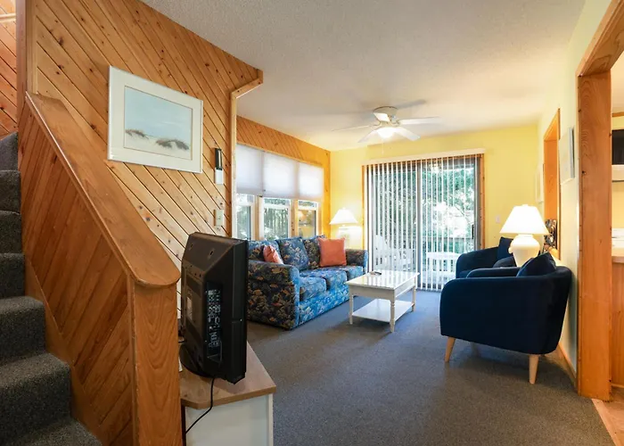 The Ocracoke Harbor Inn