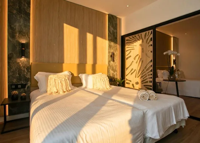 Cavo Maris Beach Hotel & Suites