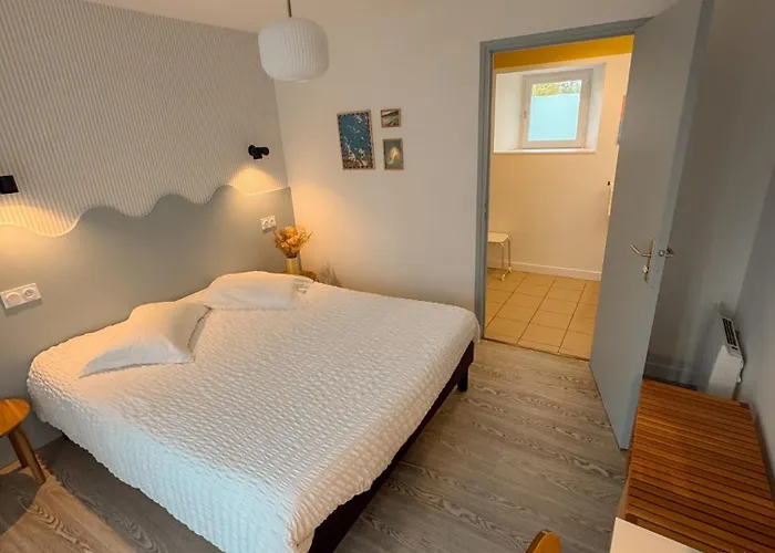 Hotel Les Voisins Beaucemaine