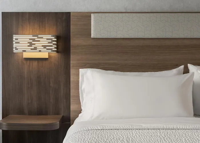 Holiday Inn Express & Suites Huntsville By Ihg