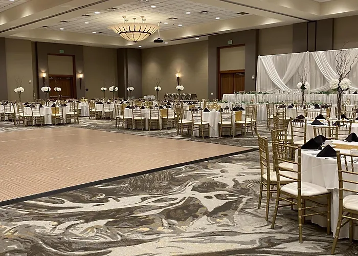 Doubletree By Hilton Bay City - Riverfront