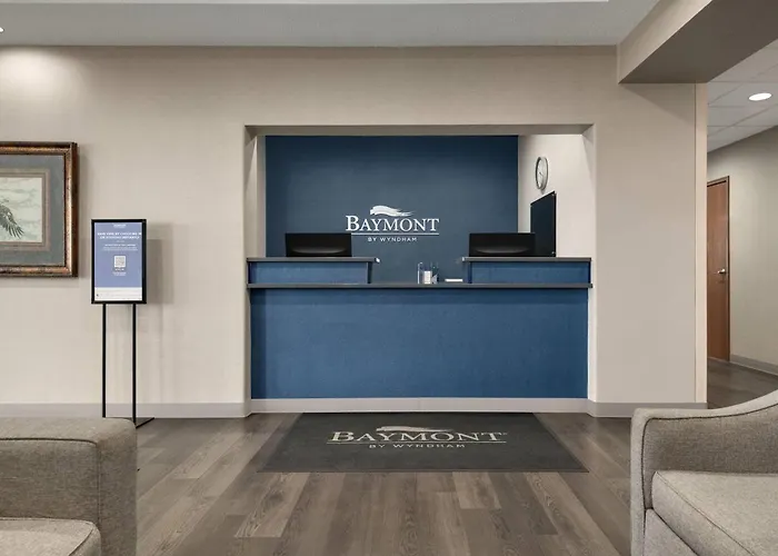 Baymont By Wyndham Rockford