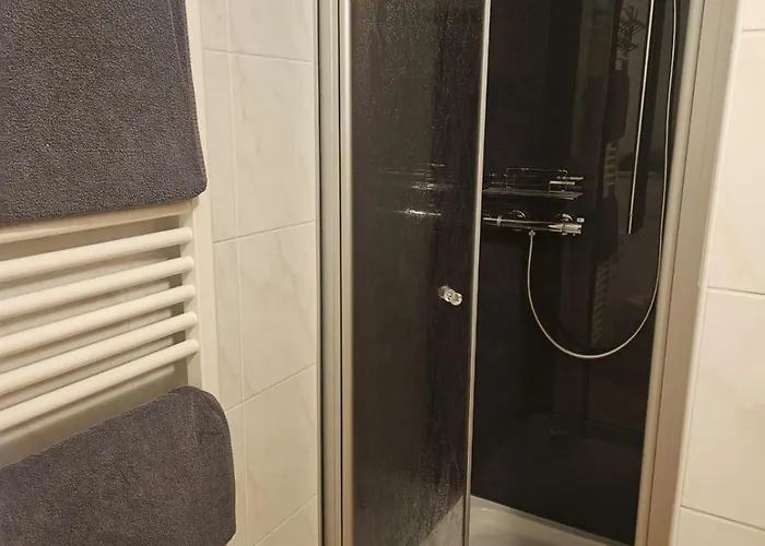 Hotel Alt Cues