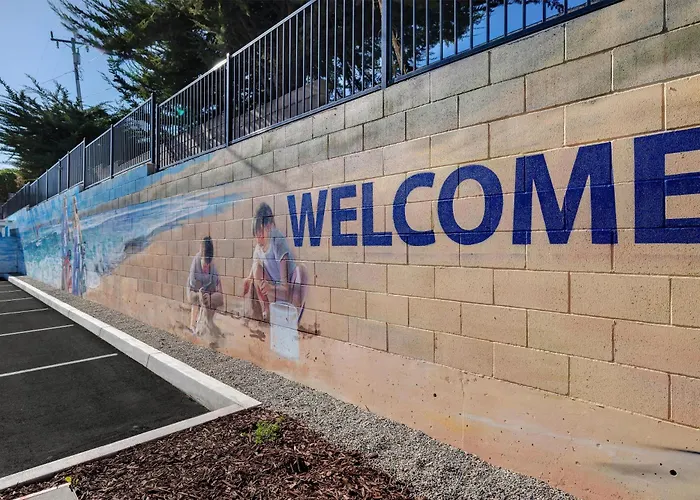 Hampton Inn & Suites Marina