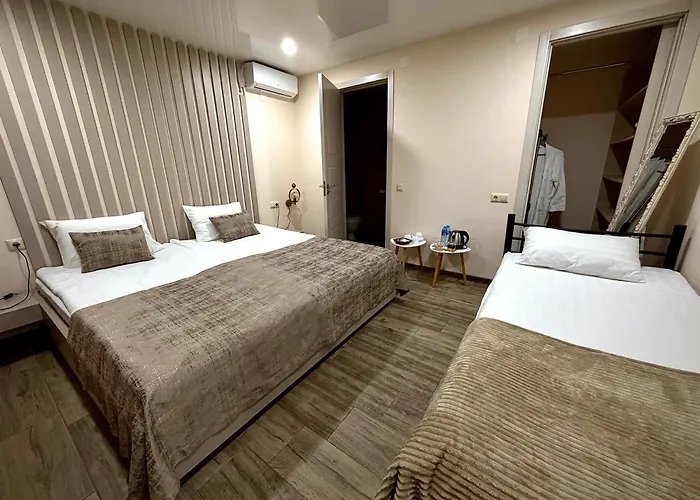 Kera Rooms