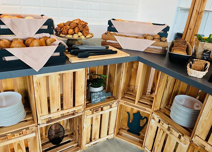 Moselhotel Roemischer Kaiser 'Staffuntil5Pm'Earlybirdbreakfast'Cityparking