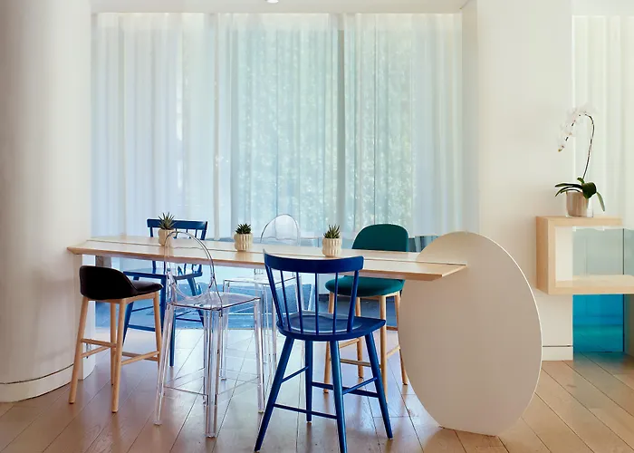 The Valorian West Hollywood, Curio Collection by Hilton