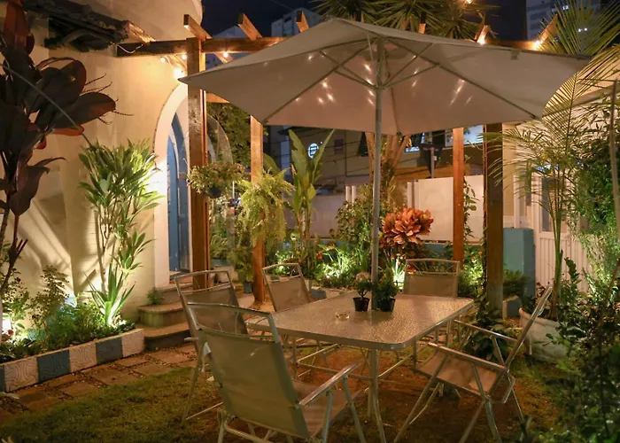 Hostel Castell Di Madre