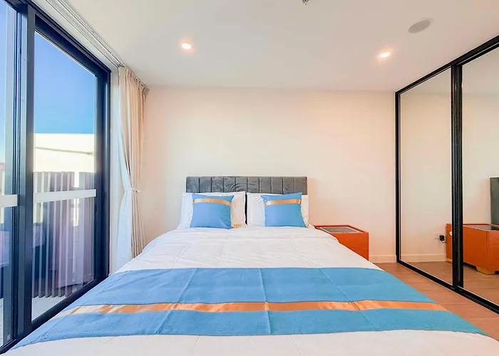 Auburn Studio, Entire Studio With Ensuite Toilet And Kitchen