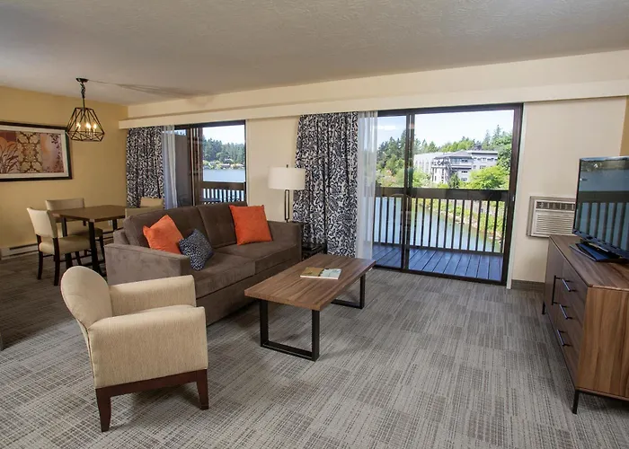 Lakeshore Inn