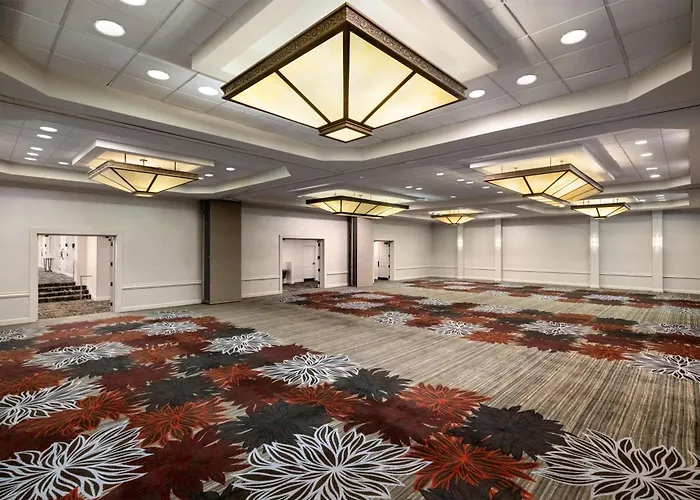 Doubletree By Hilton Pittsburgh-Green Tree