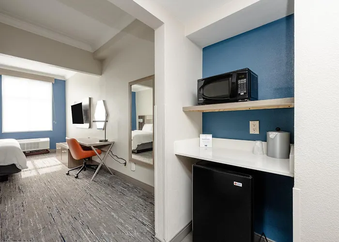 Holiday Inn Express Hotel & Suites Charleston - Northwoods By Ihg