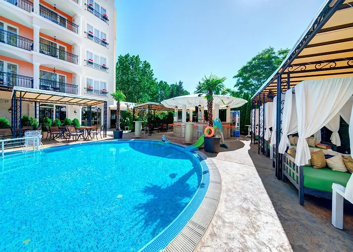 Avenue Deluxe Hotel