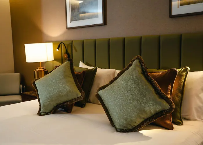 Stonecross Manor Hotel