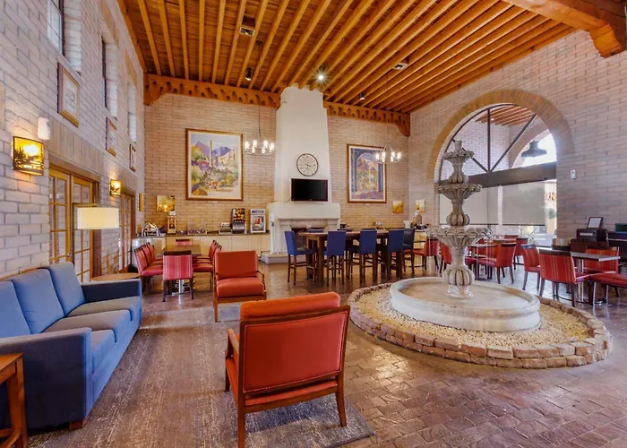 Comfort Suites At Sabino Canyon