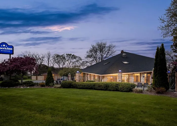 Americinn By Wyndham Delafield-Milwaukee
