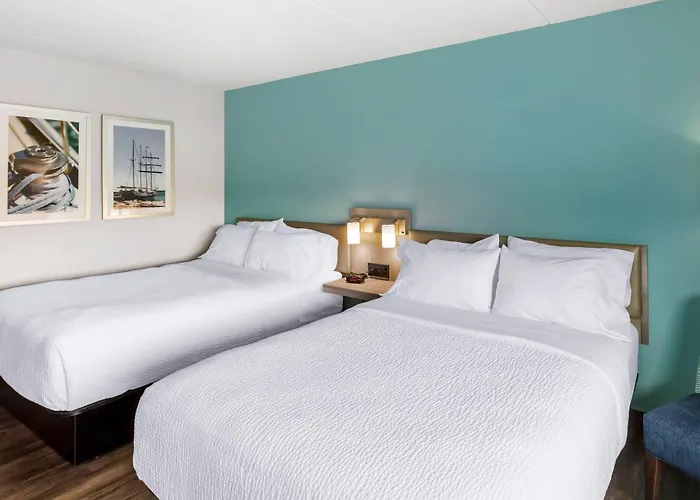 The Harborview On Lake Michigan, An Ascend Collection Hotel