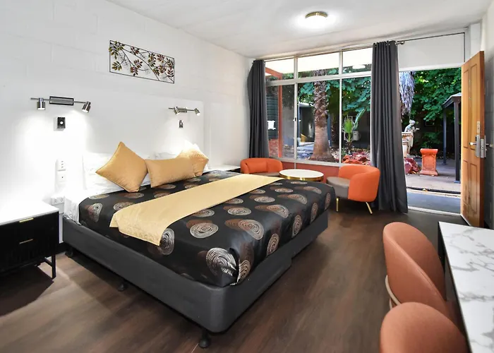 Elkira Court Motel