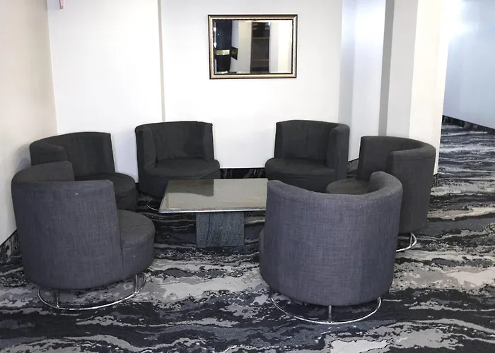 Travelodge By Wyndham Quebec City Hotel & Convention Centre