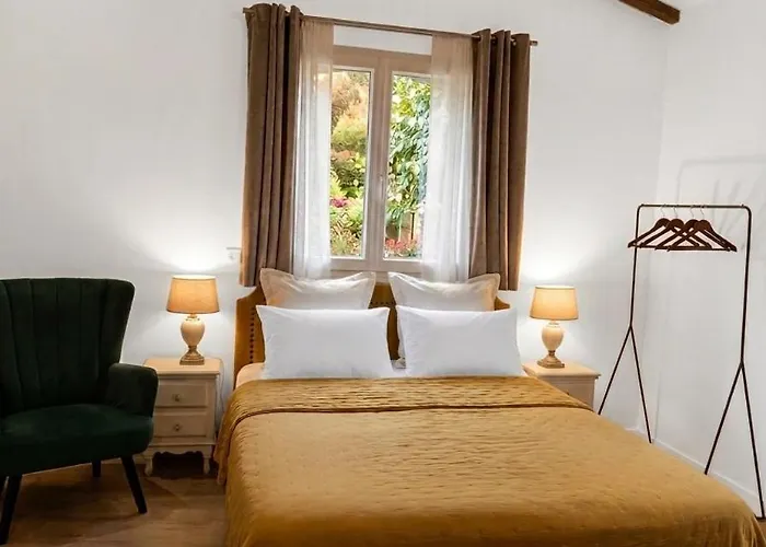 La Bastide Des Muriers