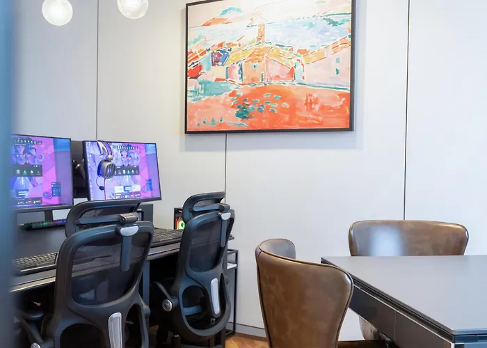 Heonic Art Residence & Suites丨 Signature Family Suites - Free Laundry Luggage Storage -24H Front Desk - Cat Cafe