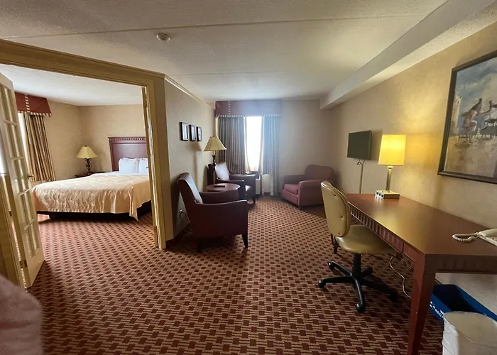 Quality Inn & Suites Bay Front