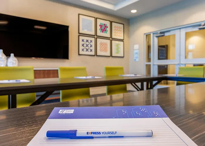 Holiday Inn Express & Suites - Phoenix Dwtn - State Capitol By Ihg