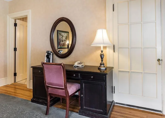 Traditions Hotel & Spa Johnson City - Binghamton, An Ascend Collection Hotel