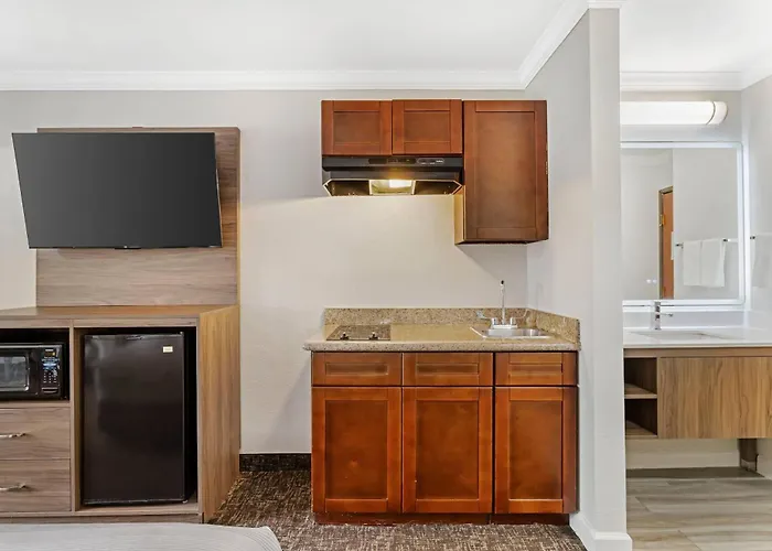 Quality Inn & Suites Beaumont