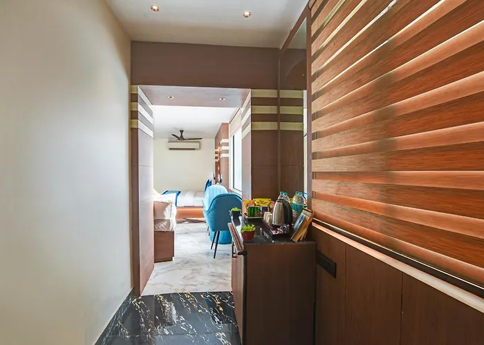 Hotel Le Grand Roof Top Restaurant - Walk-In From Rk Ashram Metro Station New Delhi