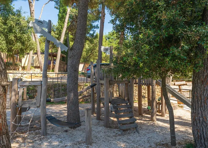 Porton Nature Hideouts