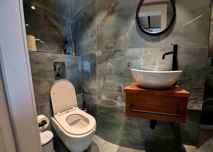 8 Hotel Apartment Short Time TLV BAT YAM
