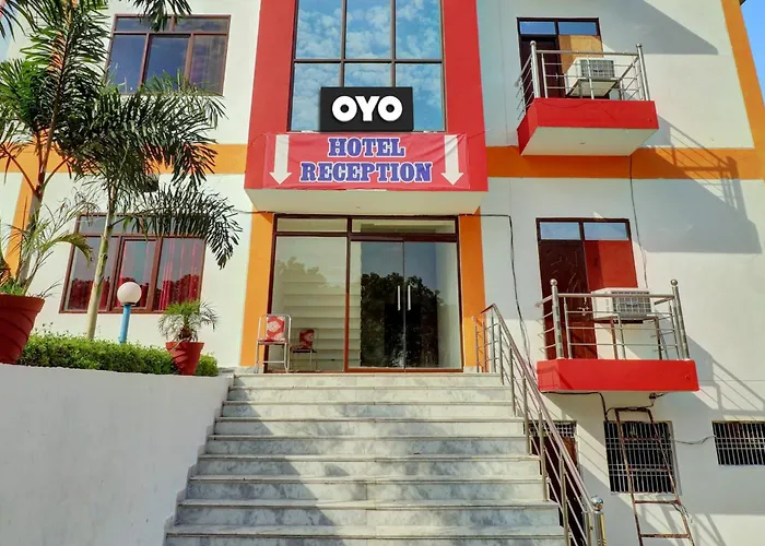 Hotel O Gayatri Parks