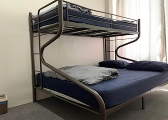 Spot On 89751 Bed Station Guest House