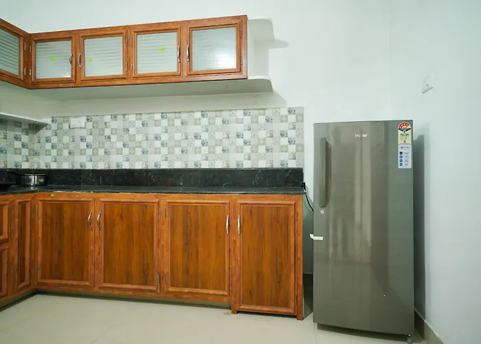Oyo Vattekad Residency