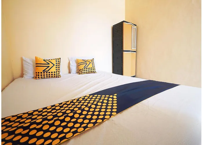 Hotel O Homestay Bu Sun Syariahneartaman Rekreasi & Pemandian Taman Suruh