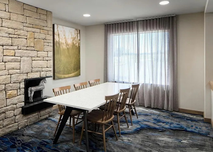 Fairfield Inn & Suites Cleveland Avon
