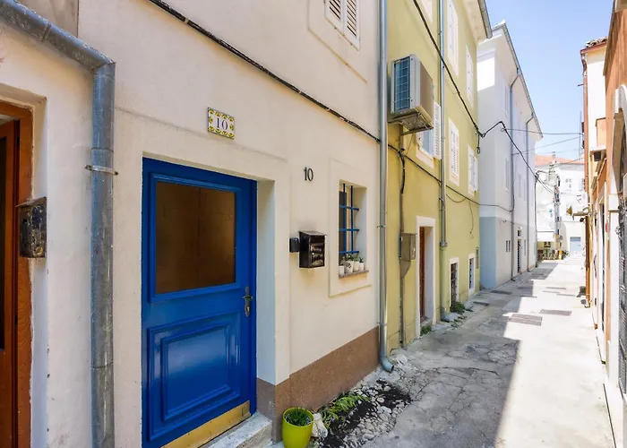 Lasta Losin Town Rooms - Happy Rentals
