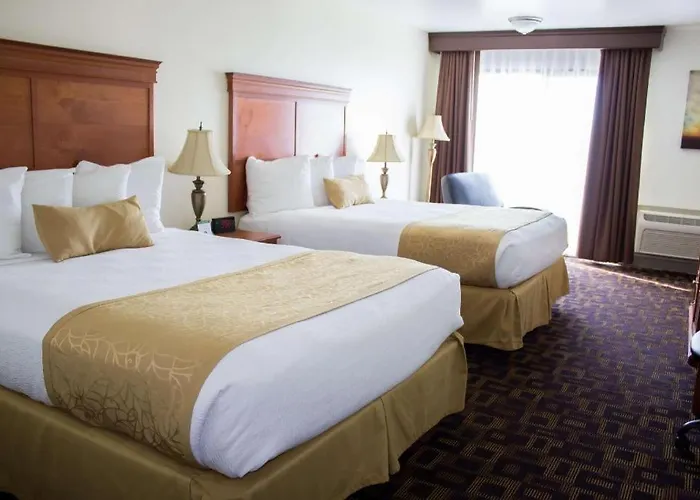 Best Western Plus Lake Front Hotel