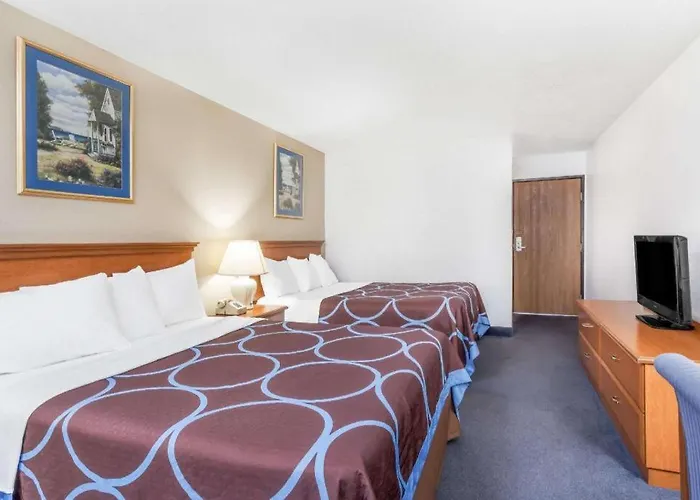 Super 8 By Wyndham Montgomery Maybrook