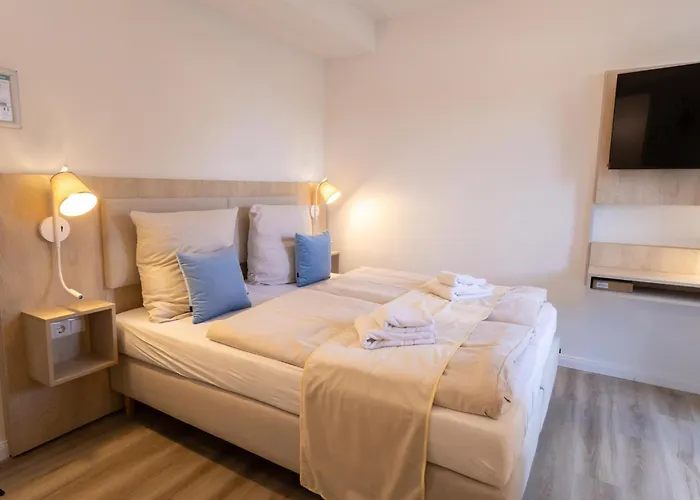 Fairschlafen Boutique Hostel Dreibett Kapitänszimmer 0-07, Sauna, Fitness