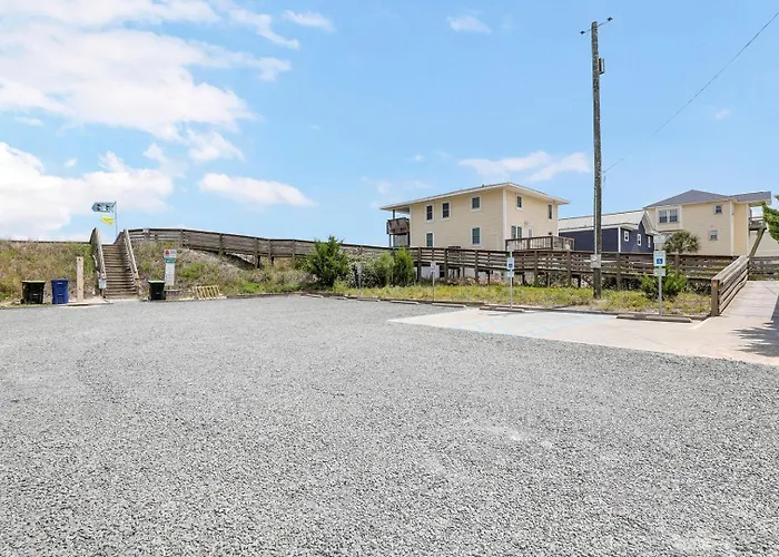 Charming 3 Bedroom House With Views Of The Ocean And The Sound